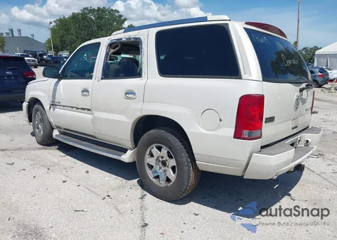 2004 Cadillac Escalade Standard z USA, uszkodzony, nr VIN 1GYEC63T84R176019